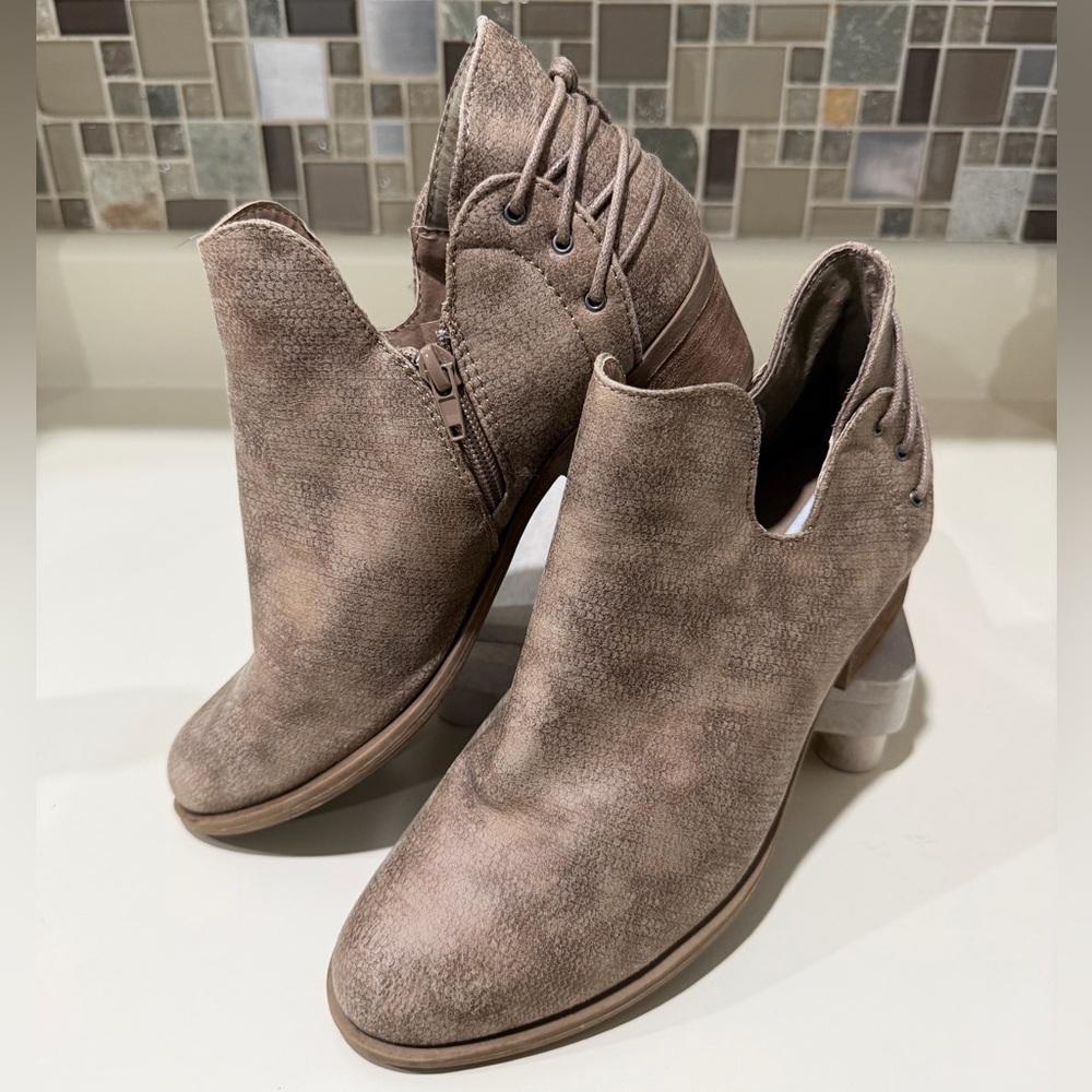 Very G Textured Brown Ankle Booties